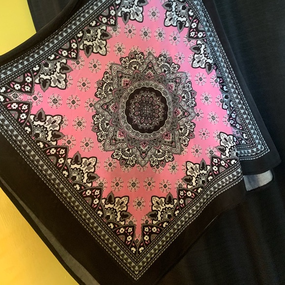 Open handkerchief shirt - Picture 3 of 3